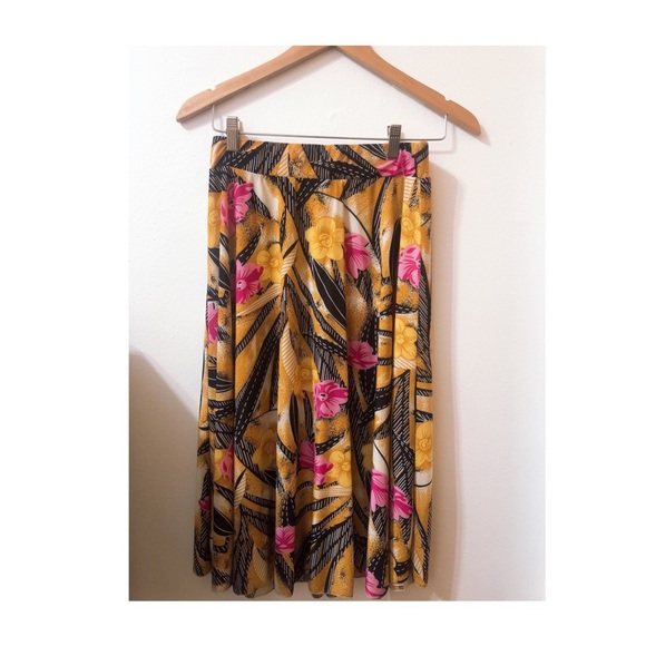 Dresses & Skirts - Women’s Floral Midi Yellow Skirt